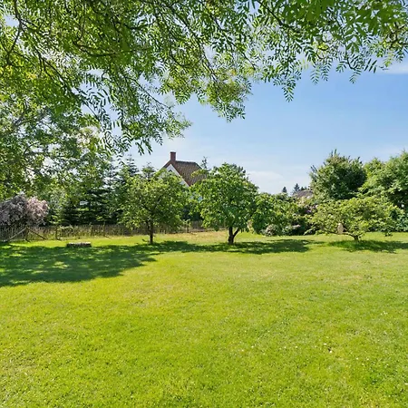 Beautiful Yellow Country By The Water Villa *