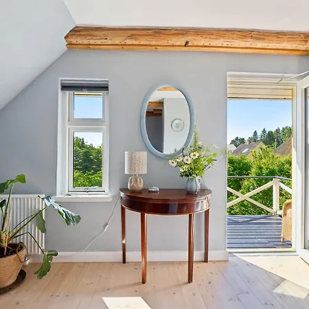 Beautiful Yellow Country By The Water Villa Millinge