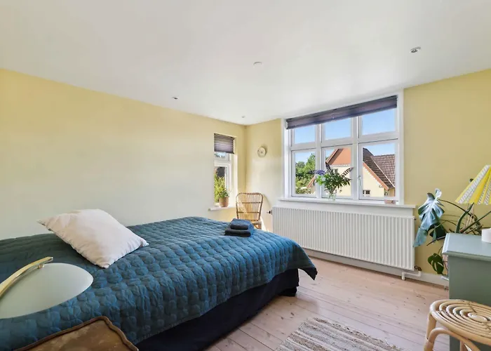 Beautiful Yellow Country By The Water Villa Millinge