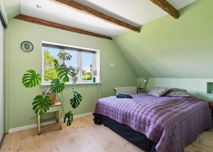 Beautiful Yellow Country By The Water Villa Millinge